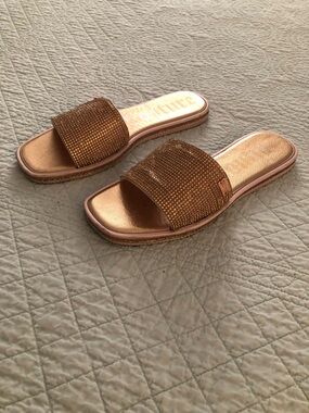 Juicy Couture slide sandals. Size 7 1/2-8.